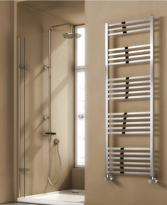 Reina Vasto — Reina brochure page 71; Chrome; pictured size 1460 x 500 mm